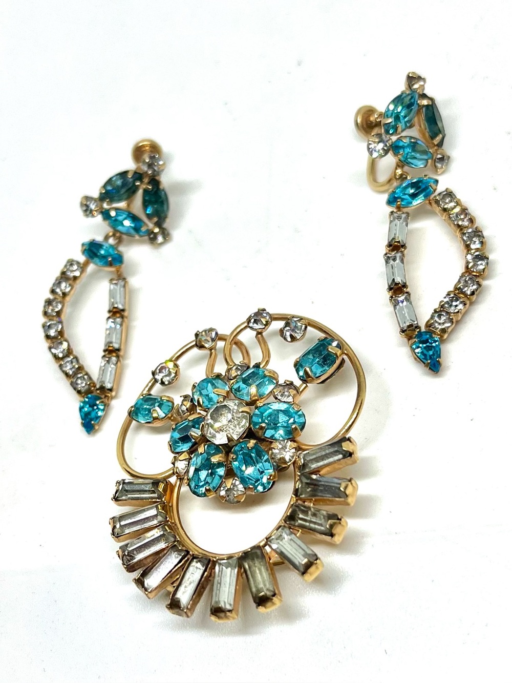 Vintage Deri’ 1940s 12k GF Crystal Brooch & Earrings Set